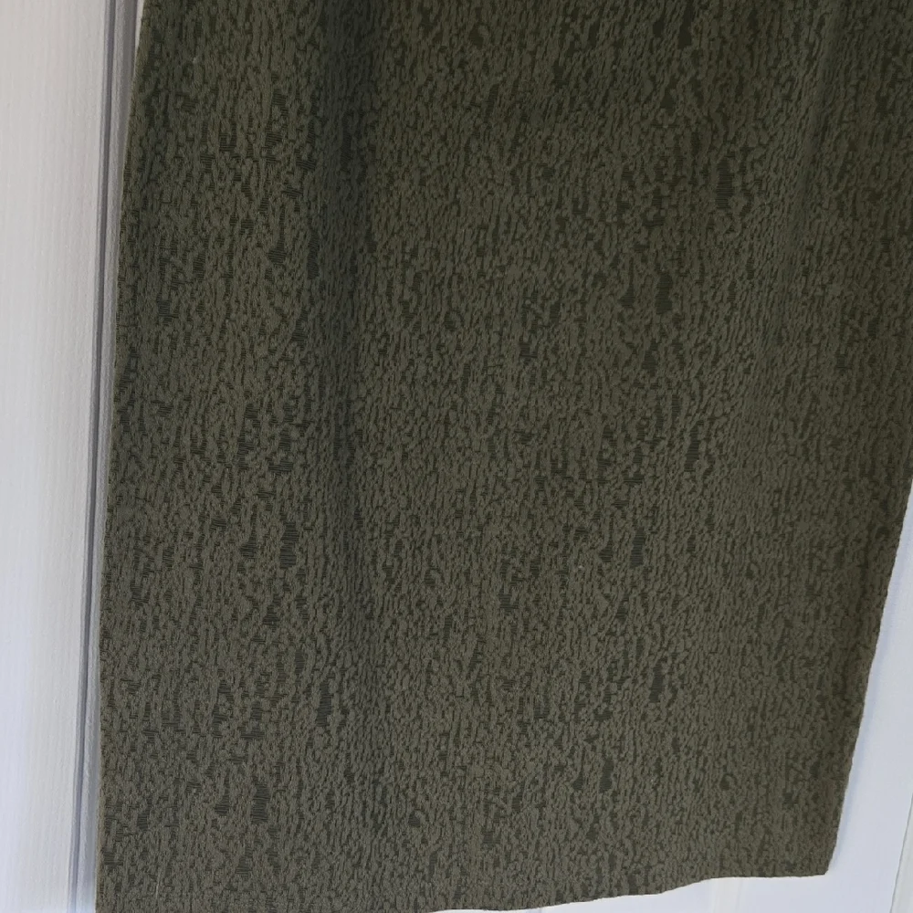 Elegant Olive Cassie Pencil Skirt- Large - Picture 4 of 8
